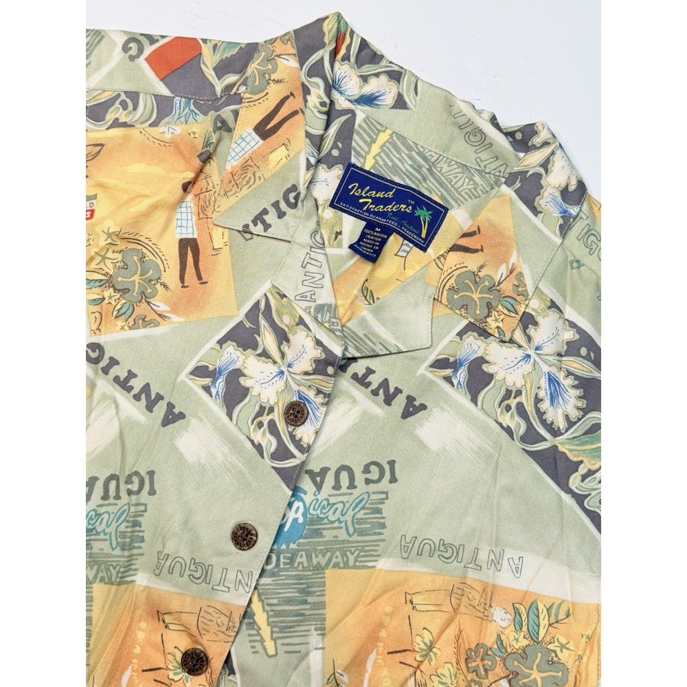 Caribbean Joe Women's Tropical Hawaiian Camp Shirt Rayon Floral Medium